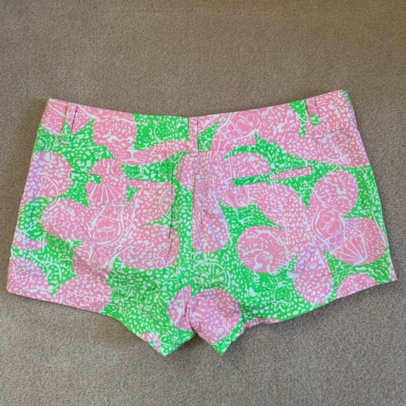 Lilly Pulitzer Walsh Short - Picture 2 of 2